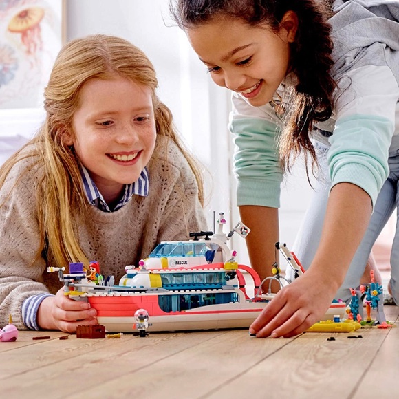 LEGO Rescue Mission Boat LEGO Friends (41381) - Picture 5 of 8